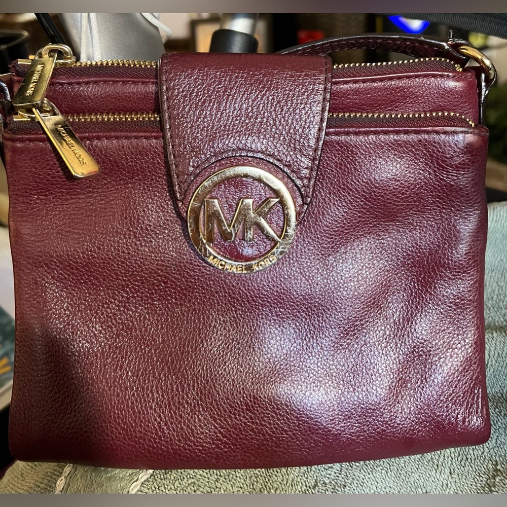 Michael Kors pebble, leather Crossbody bag